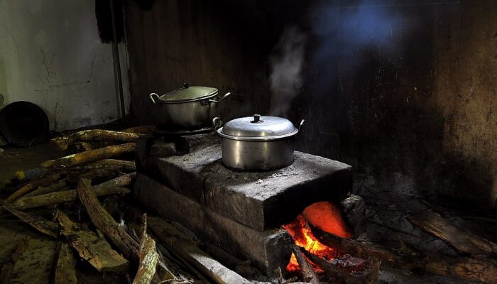 Belajar Kesabaran dari Dapur Kayu yang Hilang