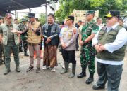 Kepala BNPB dan Komisi XII DPR RI Tinjau Desa Wonorejo Serta Serahkan Bantuan