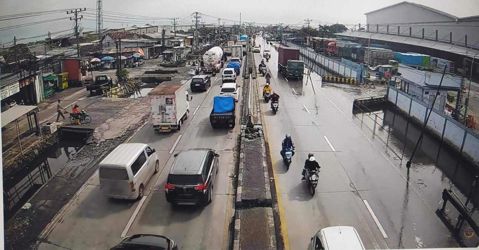 Banjir Mulai Surut, Lalu Lintas di Pantura Sayung Demak Lancar. DOK Pemkab Demak
