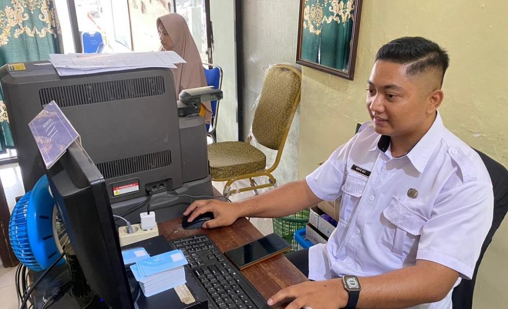 Dinas Kependudukan dan Pencatatan Sipil (Disdukcapil) Kabupaten Batang mencatat capaian kepemilikan Kartu Identitas Anak (KIA) pada 2025 telah melampaui target nasional yang ditetapkan pemerintah pusat.