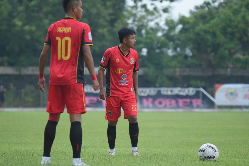 Persatuan Sepak Bola Batang (Persibat) Batang meraih kemenangan penting pada laga kedua lanjutan Liga 4 Jawa Tengah saat menjamu Wijaya Kusuma FC Cilacap di Stadion Moh. Sarengat Batang, Kabupaten Batang, Minggu (11/1/2026). Bermain di hadapan lebih dari dua ribu penonton, Laskar Alas Roban menang tipis 1-0.
