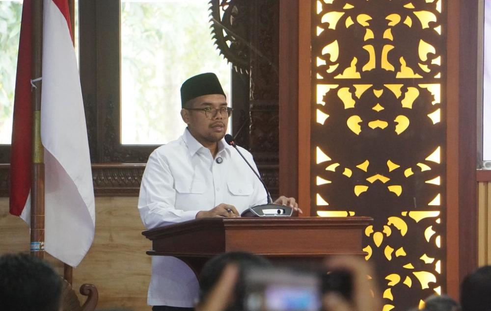 Bupati Batang M. Faiz Kurniawan hadir dalam acara Forum Konsultasi Publik Rancangan Awal Rencana Kerja Pemerintah Daerah (RKPD) Kabupaten Batang Tahun 2027 di Aula Bupati Batang, Kabupaten Batang, Rabu (14/1/2026).