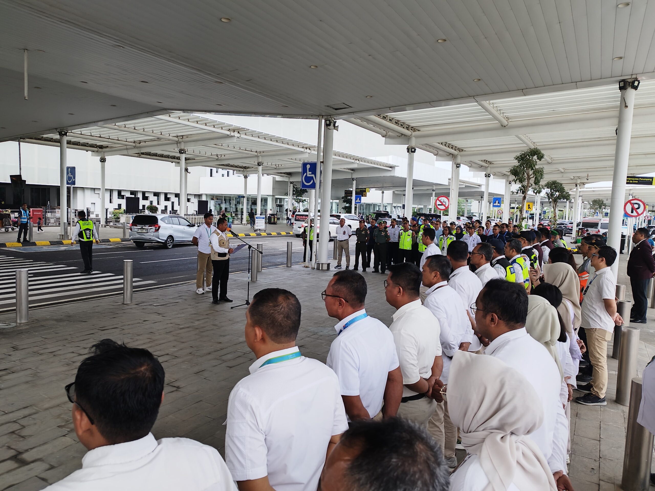 Apel pengamanan arus mudik Natal dan Tahun Baru di Bandara Ahmad Yani Semarang