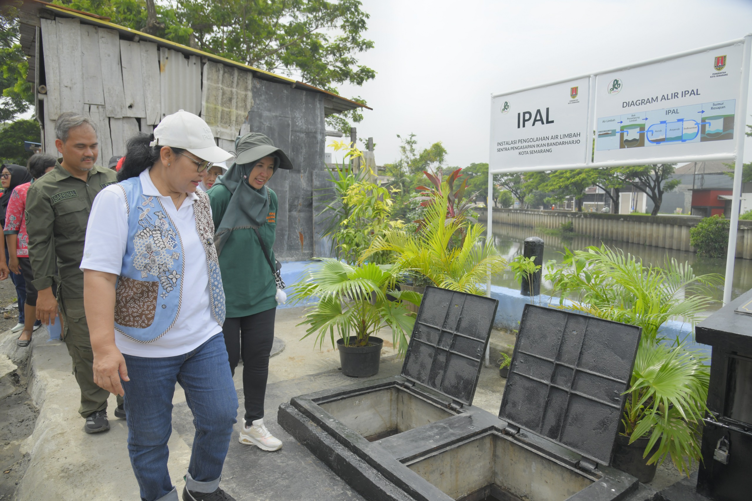 Walikota Semarang Agustina Wilujeng Meninjau IPAL Kampung Mangut Bandarharjo