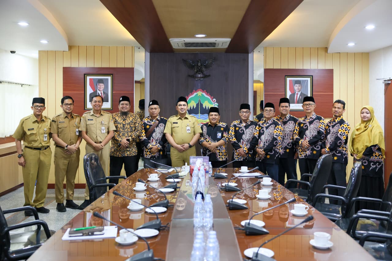 Wakil Gubernur Jawa Tengah, Taj Yasin menerima audiensi Lembaga Dakwah Komunitas (LDK) PW Muhammadiyah Jawa Tengah, di ruang kerjanya, Senin (12/01/2026).