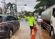 Banjir Rendam Jalur Pantura, Arus Pati–Rembang Tersendat hingga 3 KM, Polisi Lakukan Rekayasa Darurat