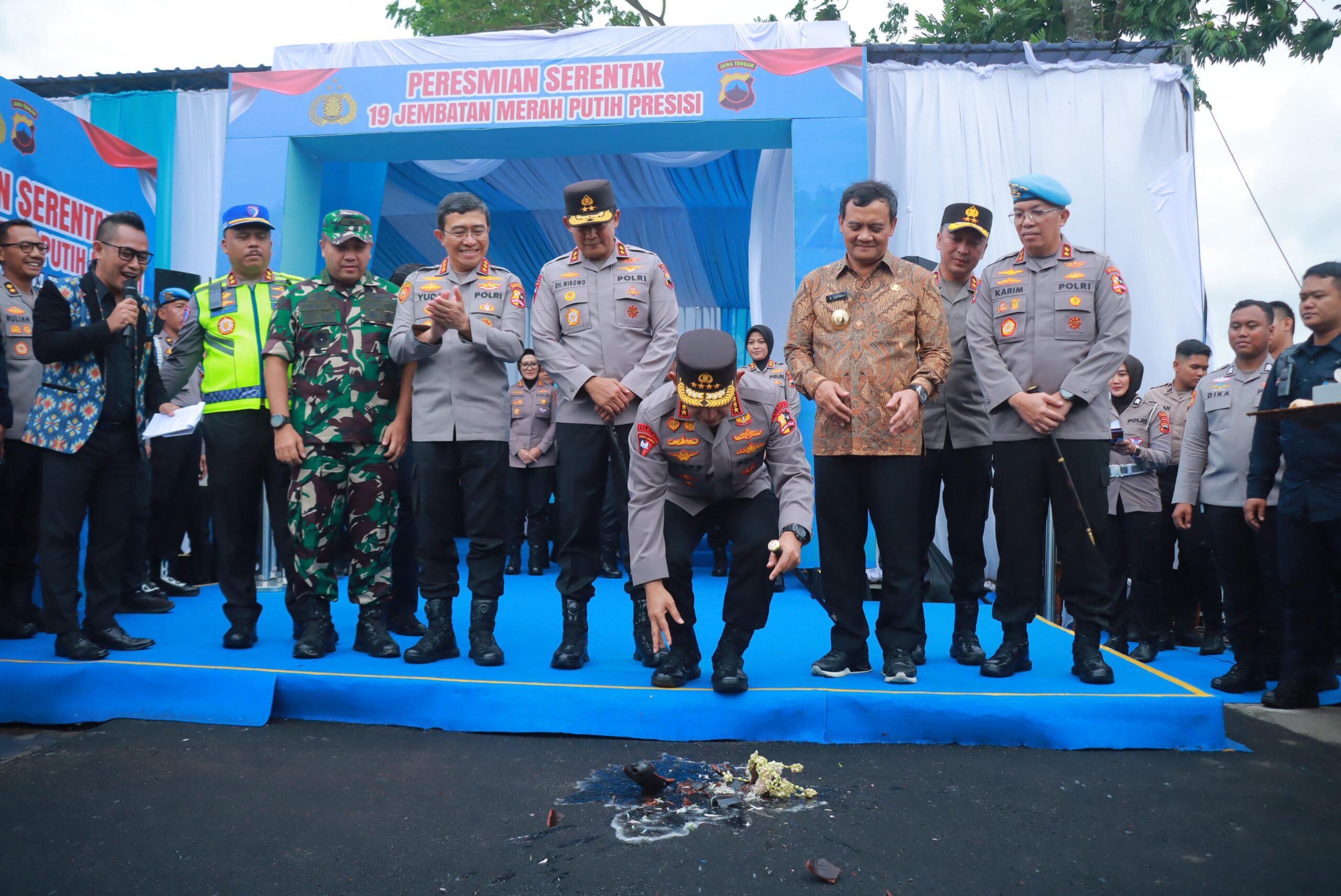 Peresmian jembatan yang diberi nama Jembatan Merah Putih itu dilakukan oleh Kapolri Jenderal Polisi Listyo Sigit Prabowo bersama Gubernur Jawa Tengah Ahmad Luthfi, Rabu, 14 Januari 2026, di Dukuh Matangan, Desa Cucukan. Jembatan tersebut merupakan satu dari 19 Jembatan Merah Putih yang diresmikan secara serentak di sejumlah daerah.