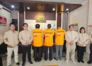 OJK Serahkan Tersangka Perkara Tindak Pidana Pasar Modal PT Sriwahana Adityakarta, TBK