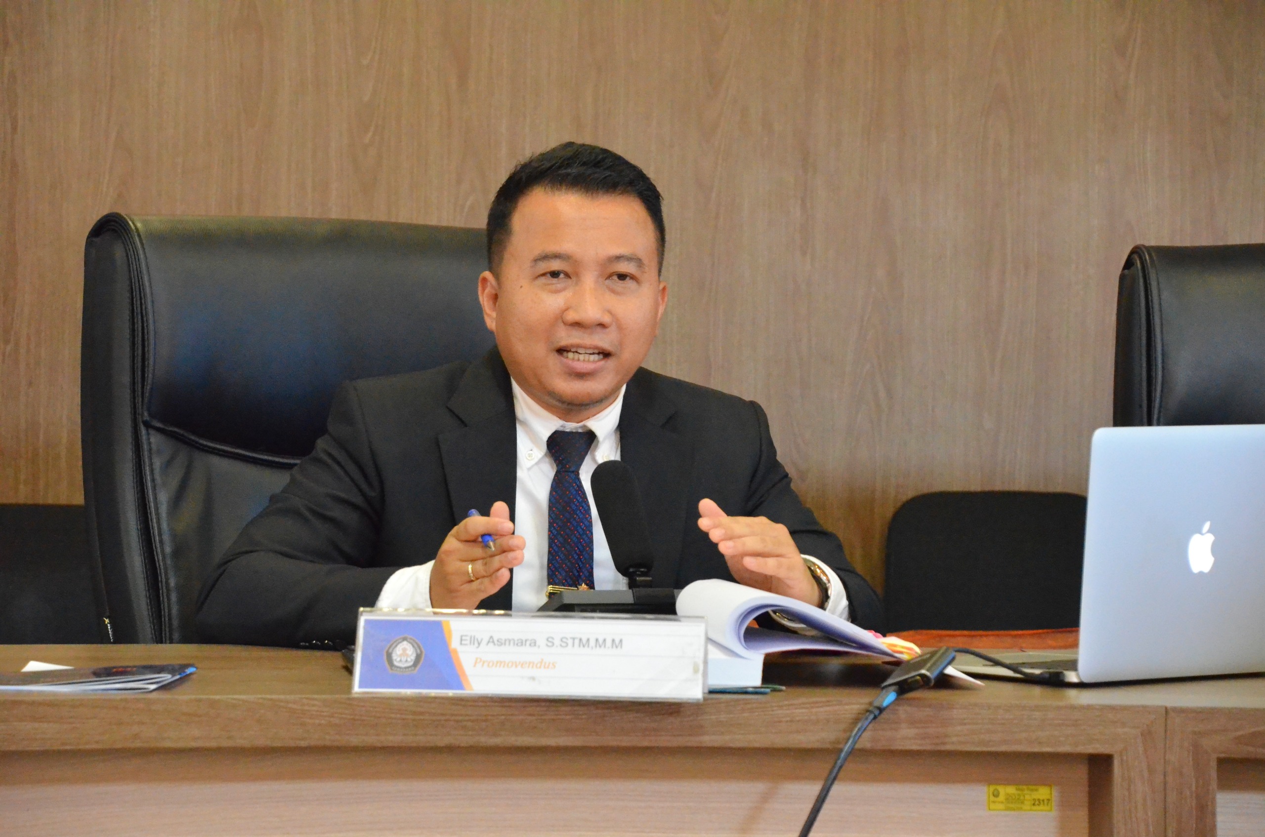 Camat Semarang Barat, Dr Elly Asmara, SSTP, MM