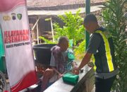 Dokkes Polresta Pati Berikan Pelayanan Cek Kesehatan Gratis Bagi Warga Terdampak Banjir Juwana