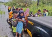 Warga Terdampak Banjir di Siwalan Pekalongan Dievakuasi 