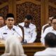 Wakil Gubernur Jawa Tengah, Taj Yasin saat memimpin rapat Forum Koordinasi Pimpinan Daerah (Forkopimda) di Pendopo Kabupaten Pati, pada Rabu 21 Januari 2026.
