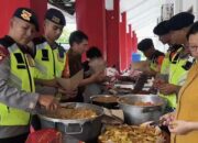 Brimob Polda Jateng Hadirkan Dapur Lapangan dan Air Bersih untuk Warga Terdampak Banjir di Pekalongan