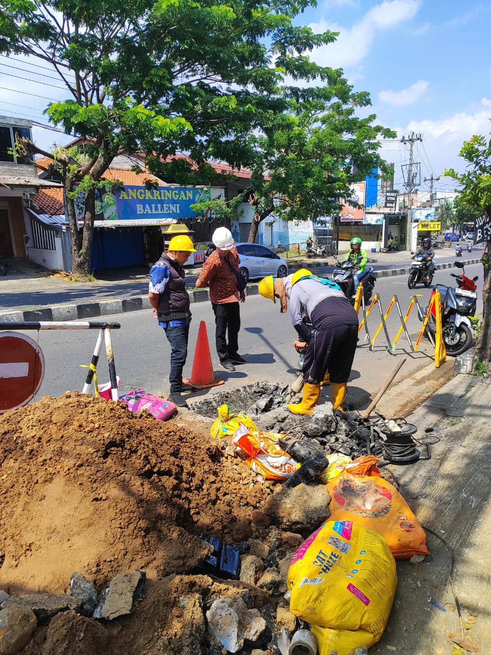PDAM tanggapi soal hidran tertimbun cor