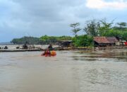 Nelayan Hanyut Setelah Terjepit Baling-Baling Kapal di Muara Kali Sambong Batang