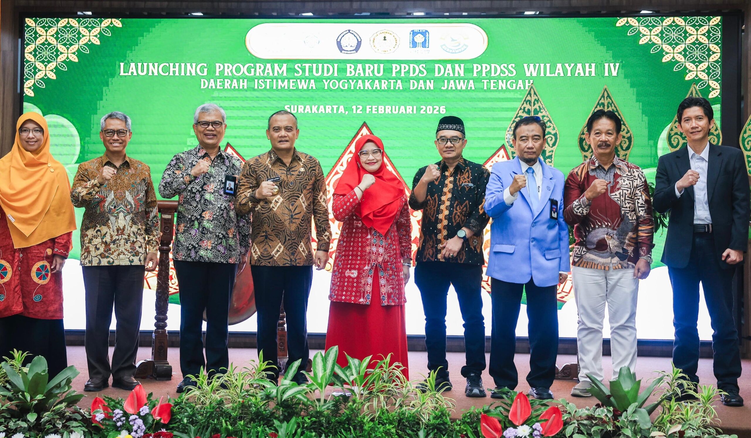 Konsorsium Perguruan Tinggi Wilayah IV (Jawa Tengah dan DIY) meluncurkan 33 Program Pendidikan Dokter Spesialis (PPDS) dan Program Pendidikan Dokter Subspesialis (PPDSS) baru. Langkah ini menjadi bagian dari percepatan nasional untuk menutup kekurangan dokter spesialis, terutama di luar Pulau Jawa dan wilayah tertinggal, terdepan, dan terluar (4T).
