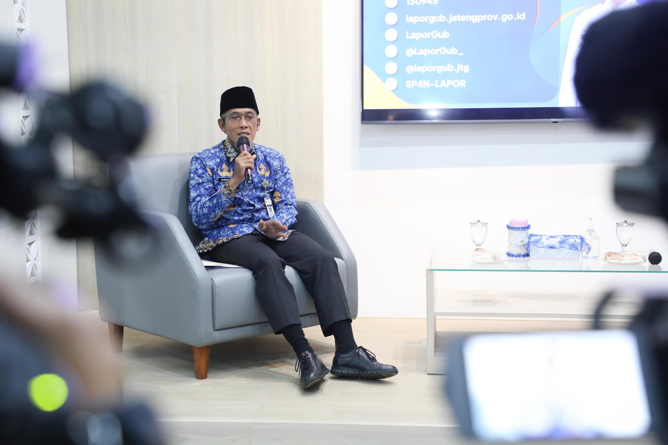 Sekretaris Daerah (Sekda) Provinsi Jawa Tengah, Sumarno dalam jumpa pers dengan wartawan di Kantor Gubernur Jawa Tengah, Jumat (13/2/2026).