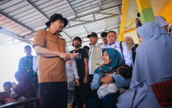 Gubernur Jawa Tengah Ahmad Luthfi meninjau langsung lokasi pengungsian sekaligus memimpin Rapat Penanganan dan Penyerahan Bantuan di Pondok Pesantren Bahrul Qur’an Al Munawir, Sirampog, Brebes, Rabu 18 Februari 2026.