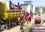 Perkuat Tanggul Dinar Indah dengan Trucuk Bambu, Wali kota Agustina Instruksikan Penanganan Banjir Serentak di Berbagai Titik