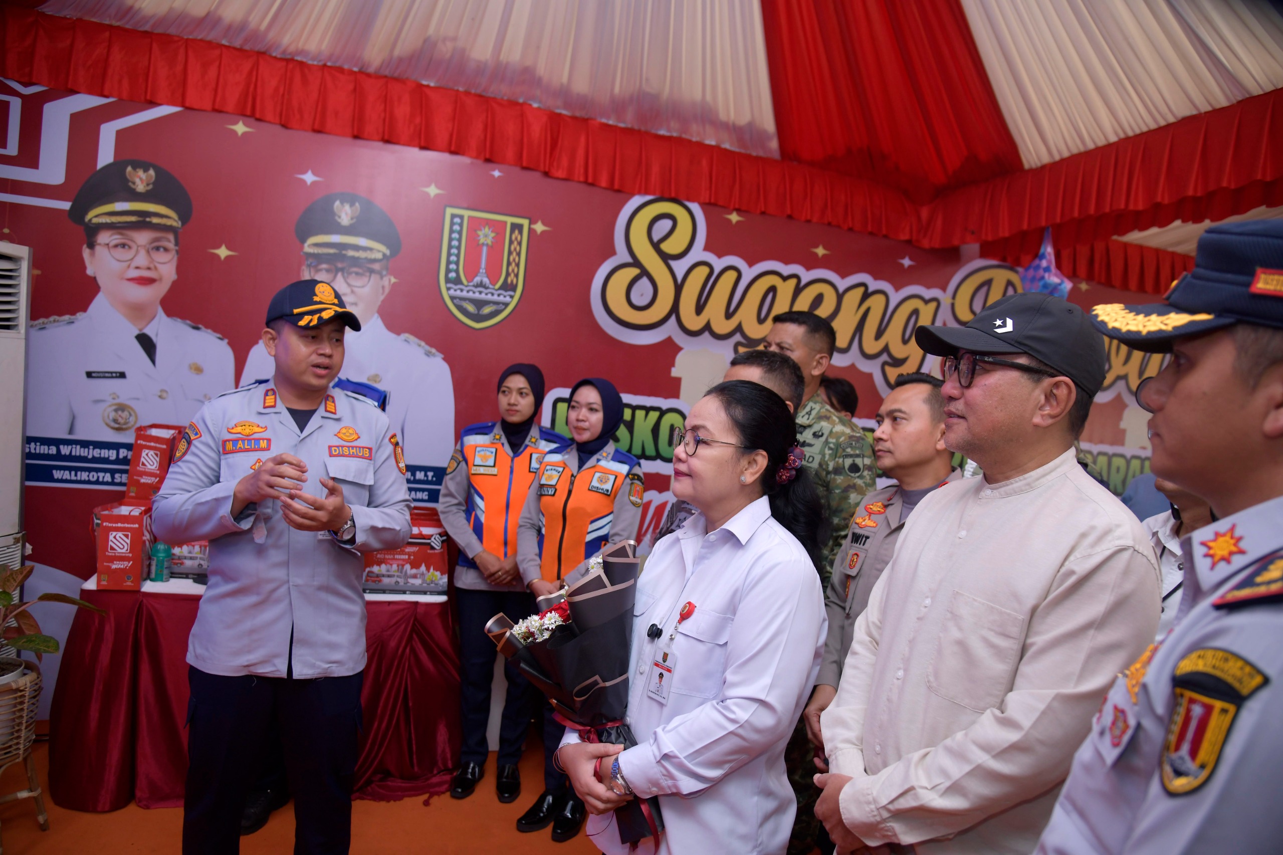 Wali Kota Semarang, Agustina Wilujeng bersama jajaran Forkopimda melakukan pemantauan langsung ke sejumlah posko pelayanan mudik guna memastikan kesiapan dan keamanan menjelang puncak arus mudik Lebaran 2026.