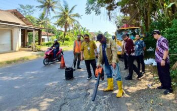 Pemprov Jateng meninjau kondisi Jalan Jepara–Keling sebelum betonisasi dimulai (foto: Pemprov Jateng)