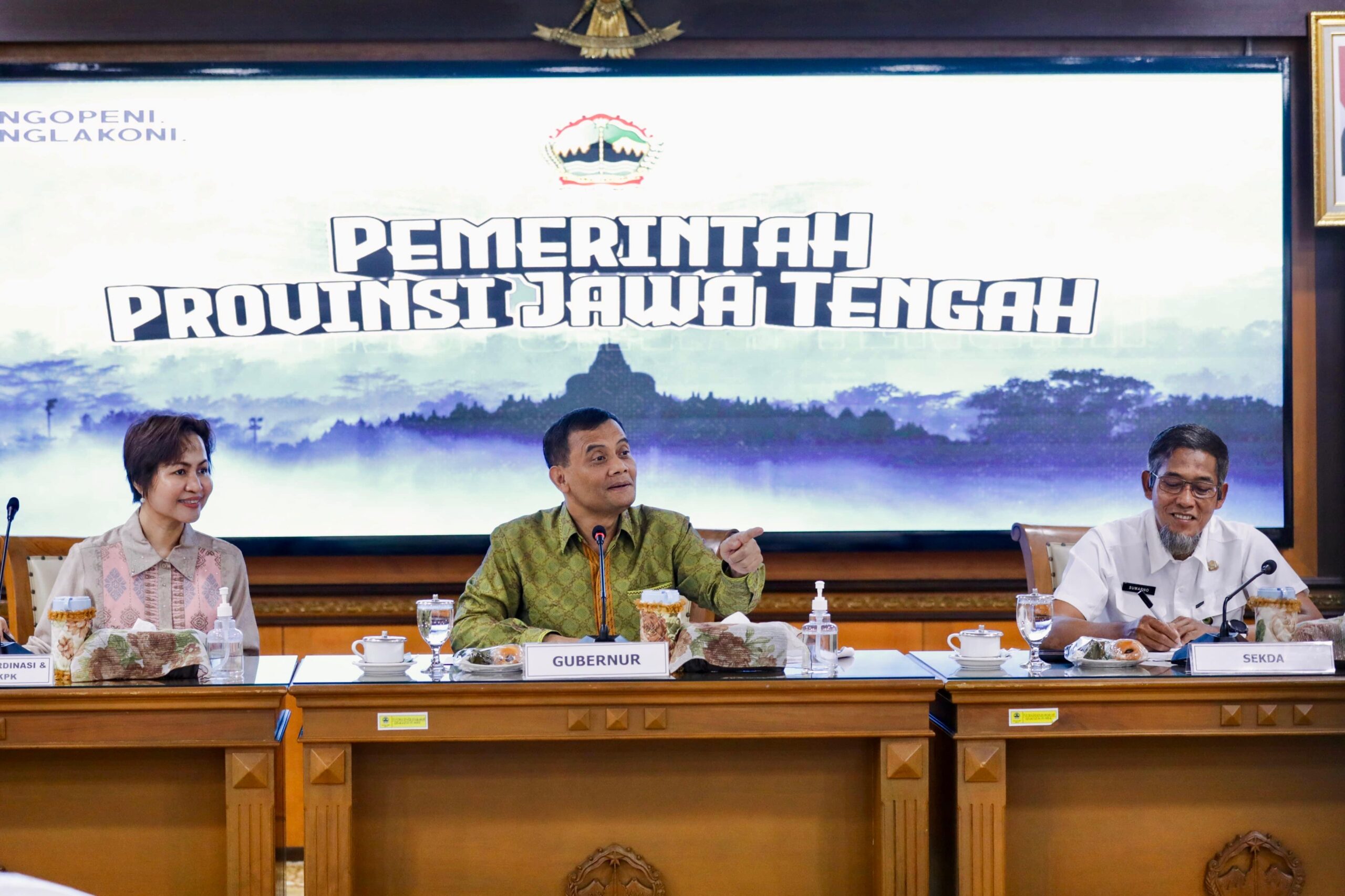 Gubernur Jateng Ahmad Luthfi bersama tim Korsup KPK membahas pembenahan tata kelola pertambangan MBLB (foto: Pemprov Jateng)