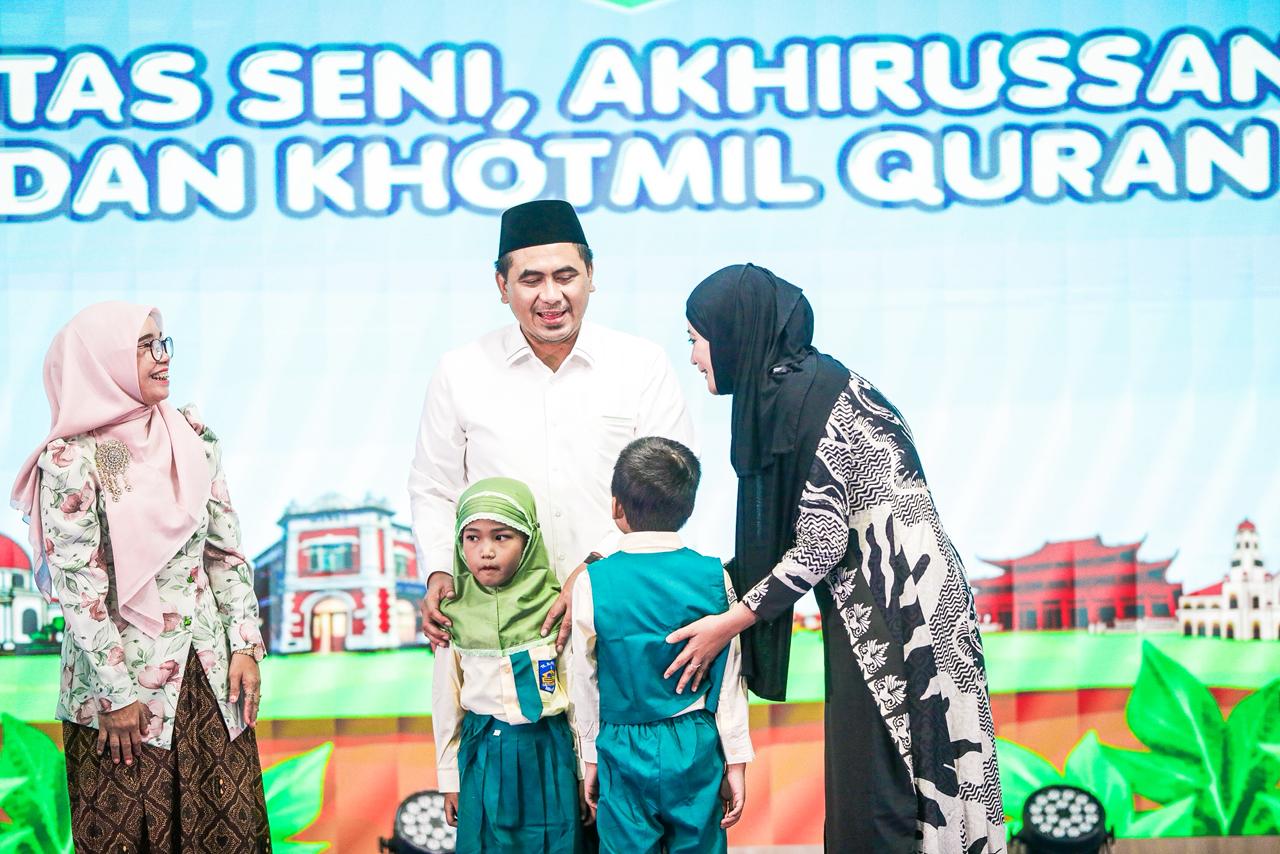 Wagub Jateng Gus Yasin bersama Bunda PAUD Nawal Arafah Yasin menghadiri Pentas Seni KB/TK Hj Isriati Baiturrahman I, Sabtu 13 Juni 2026 (foto: Pemprov Jateng)