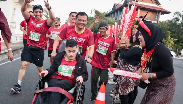 Soekarno Run 2026: Gubernur Jateng Berlari Dorong Kursi Roda Putranya, Simbol Inklusivitas di Ruang Publik