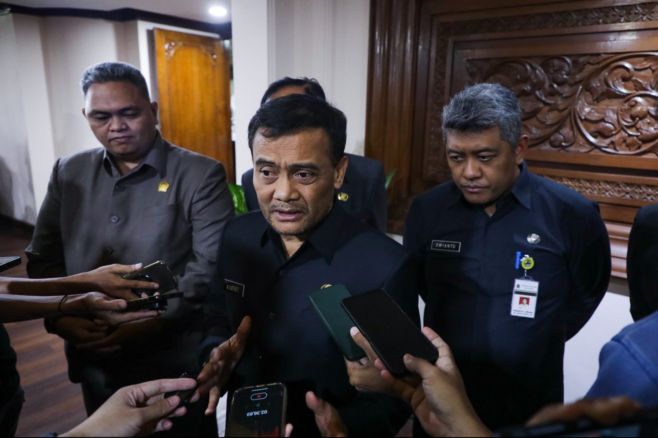 Gubernur Jawa Tengah Ahmad Luthfi memberikan keterangan kepada wartawan di Gedung Berlian DPRD Jateng terkait proyek revitalisasi PRPP (foto: Pemprov Jateng)
