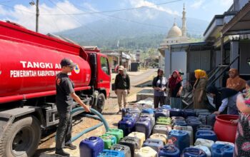 Pemprov Jateng Salurkan 6,8 Juta Liter Air Bersih ke Daerah Terdampak