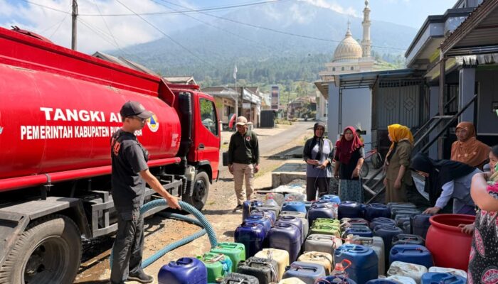 Pemprov Jateng Salurkan 6,8 Juta Liter Air Bersih ke Daerah Terdampak