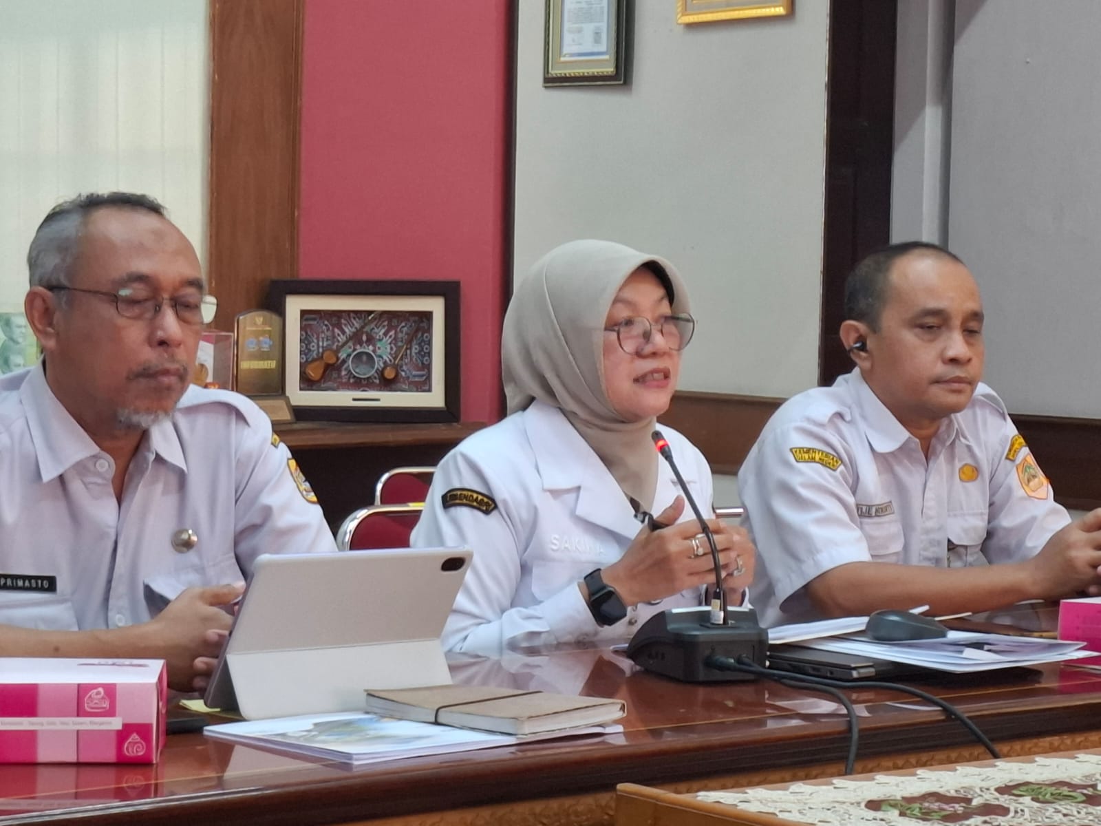 Kepala DPMPTSP Jawa Tengah Sakina Rosellasari memaparkan data capaian realisasi investasi Jawa Tengah Semester I 2026 (foto: Pemprov Jateng)