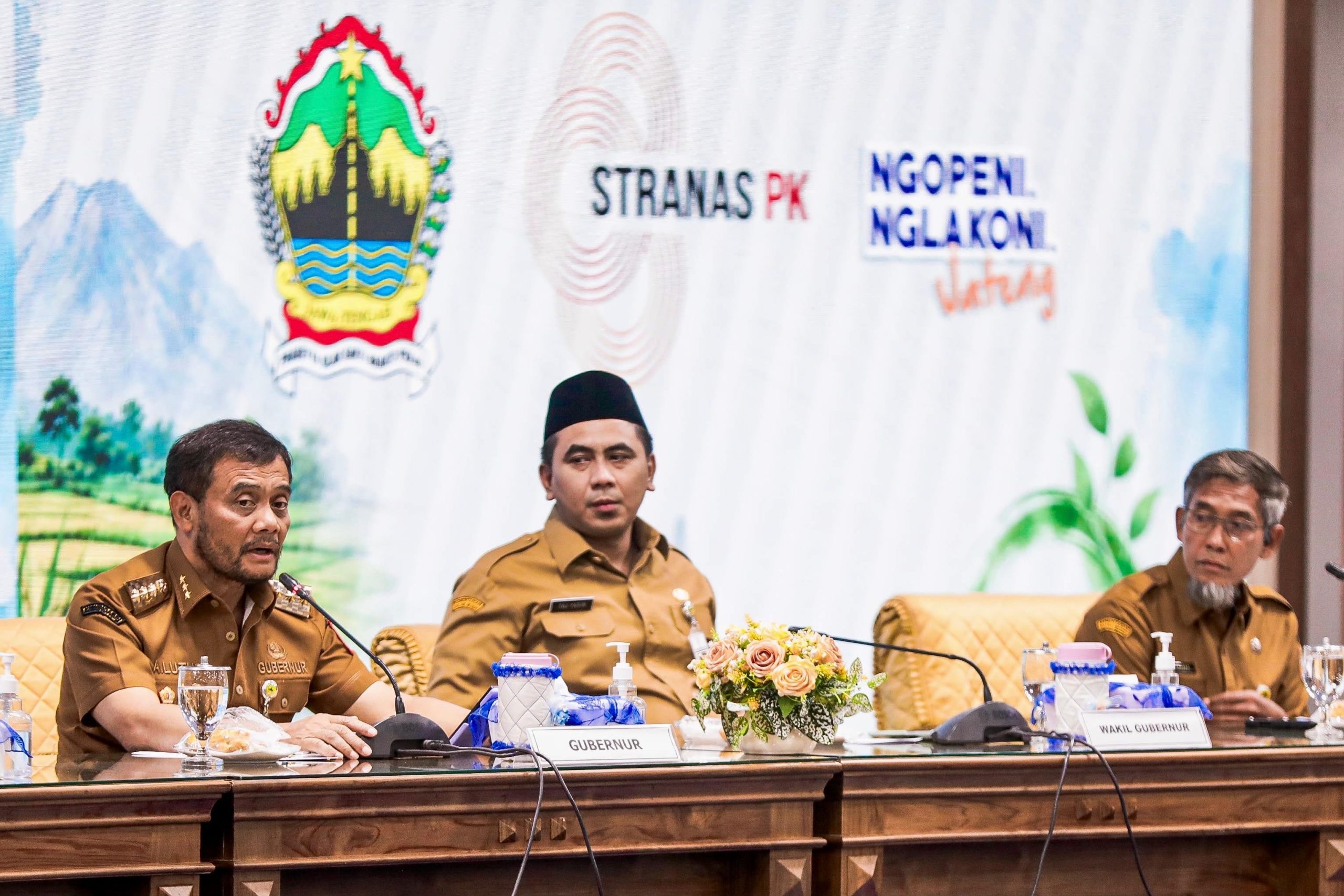 Rapat koordinasi Pemprov Jateng membahas perlindungan lahan pertanian dan pengelolaan sampah berbasis teknologi, Senin 13 Juli 2026 (foto: Pemprov Jateng)