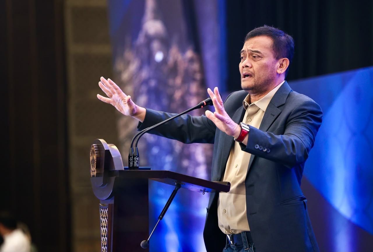 Gubernur Jateng Ahmad Luthfi saat berdialog dengan para pelaku usaha dalam acara Business Dinner di Hotel Padma Semarang 30 Juni 2026 (foto: Pemprov Jateng)