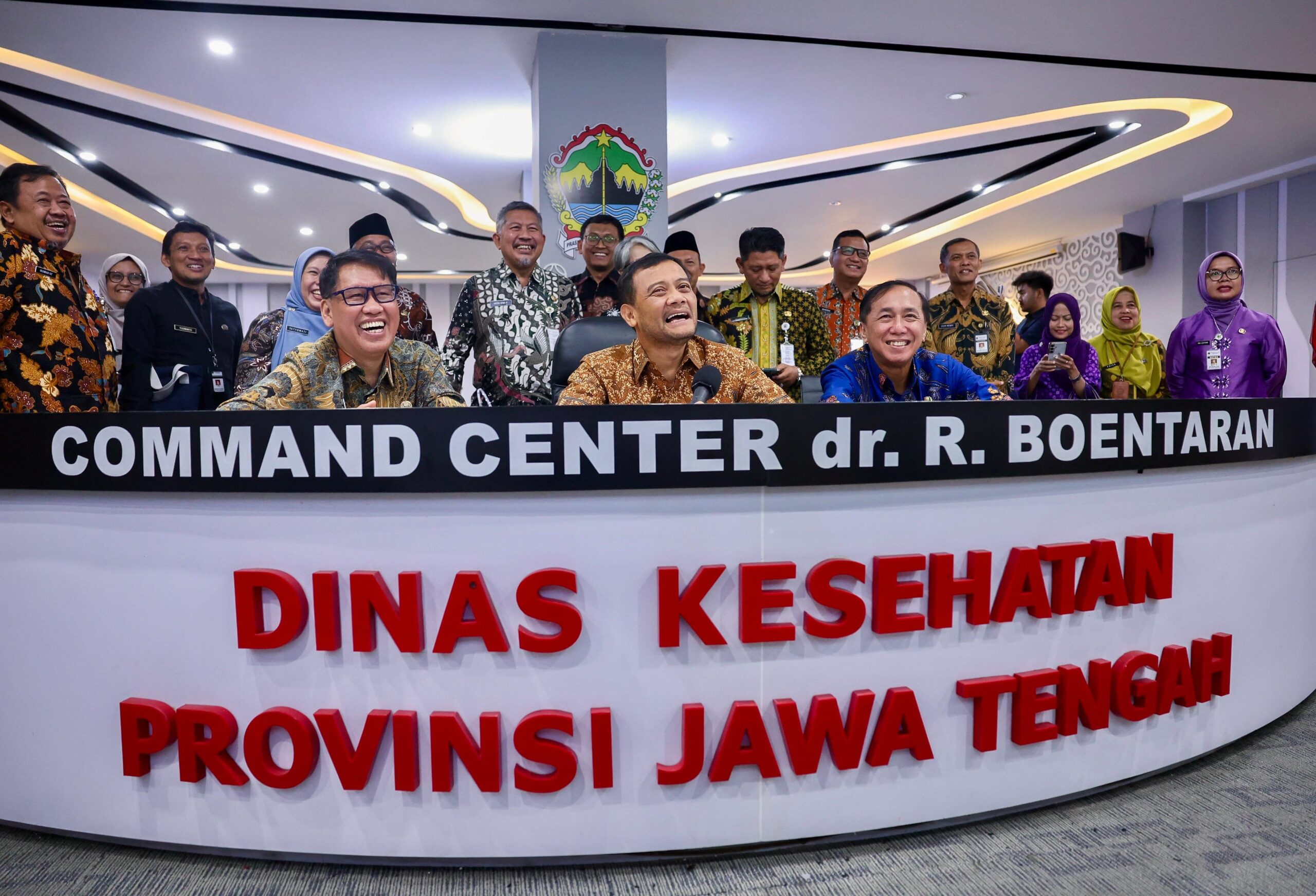 Gubernur Jateng Ahmad Luthfi saat meresmikan peluncuran Layanan Online Psikolog Gratis (Logis) di Kantor Dinas Kesehatan, 2 Juli 2026 (foto: Pemprov Jateng)