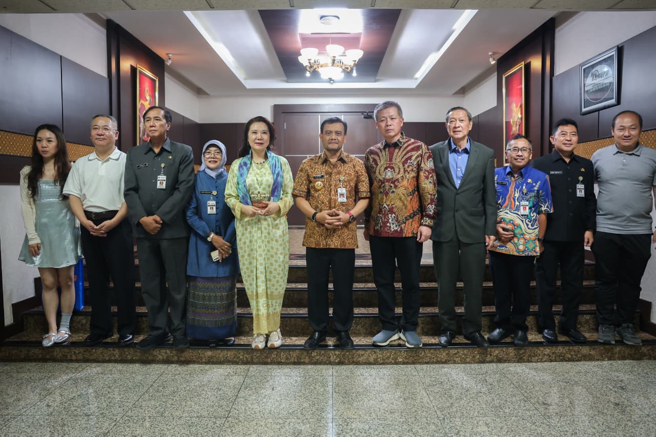 Gubernur Jateng Ahmad Luthfi saat menerima kunjungan kehormatan Presiden International Zheng He Society Dr Zhang Lu di Kantor Gubernur, 2 Juli 2026 (foto: Pemprov Jateng)