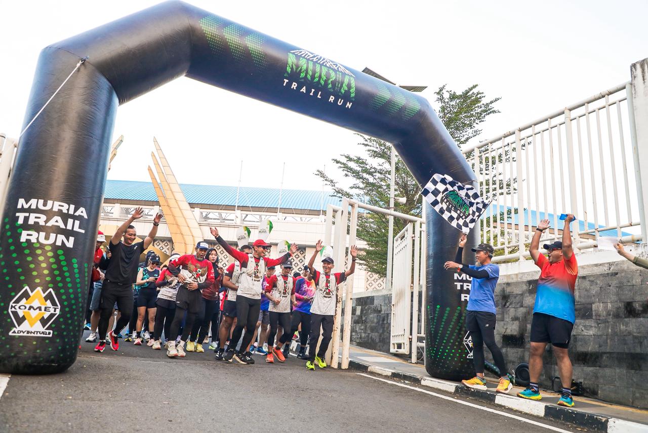 ekda Jateng Sumarno membuka Road to Muria Trail Run 2026 di Stadion Jatidiri Semarang, 4 Juli 2026 (foto: Pemprov Jateng)