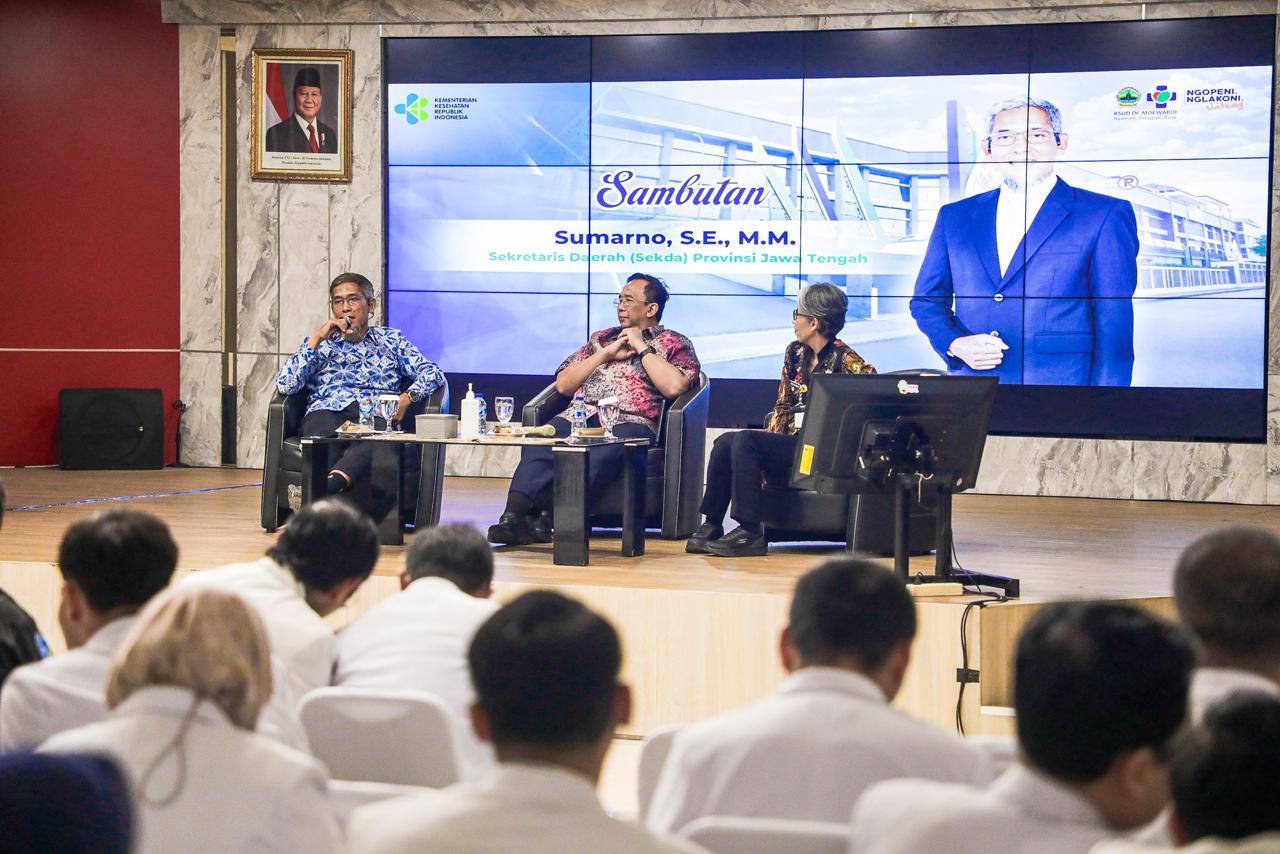 Sekretaris Daerah (Sekda) Jawa Tengah Sumarno saat memberikan arahan dalam sosialisasi Permenkes Nomor 6 Tahun 2026 di RSUD Dr Moewardi Surakarta, Sabtu 4 Juli 2026 (foto: Pemprov Jateng)