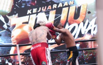 Petinju bertanding memperebutkan Sabuk Emas Gubernur Jateng dan ATI (foto: Pemprov Jateng)