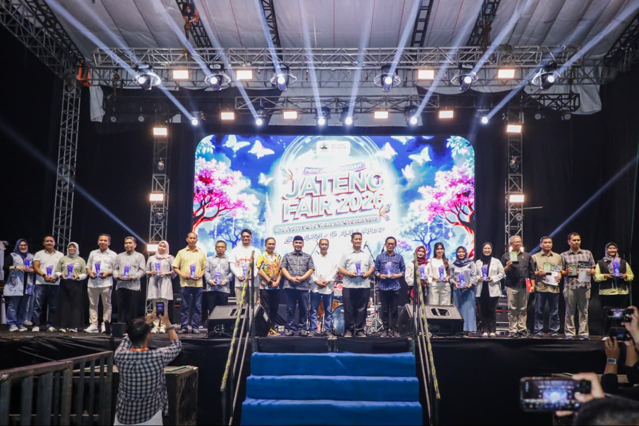 Wakil Gubernur Jateng Taj Yasin Maimoen menutup Jateng Fair 2026 di PRPP Semarang Minggu 5 Juli 2026 (foto: Pemprov Jateng)