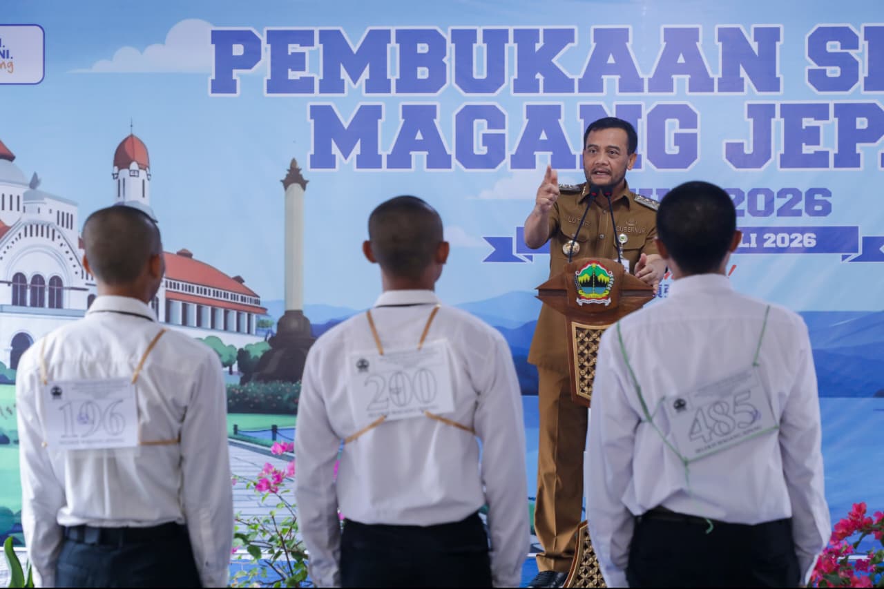 Gubernur Jateng Ahmad Luthfi memberikan motivasi kepada peserta seleksi magang ke Jepang, Senin 6 Juli 2026 (foto: Pemprov Jateng)