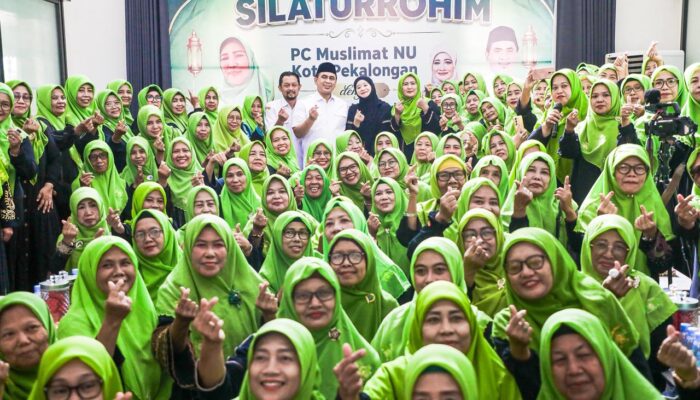 Ketua Muslimat NU Pekalongan Haru Bertemu Gus Yasin