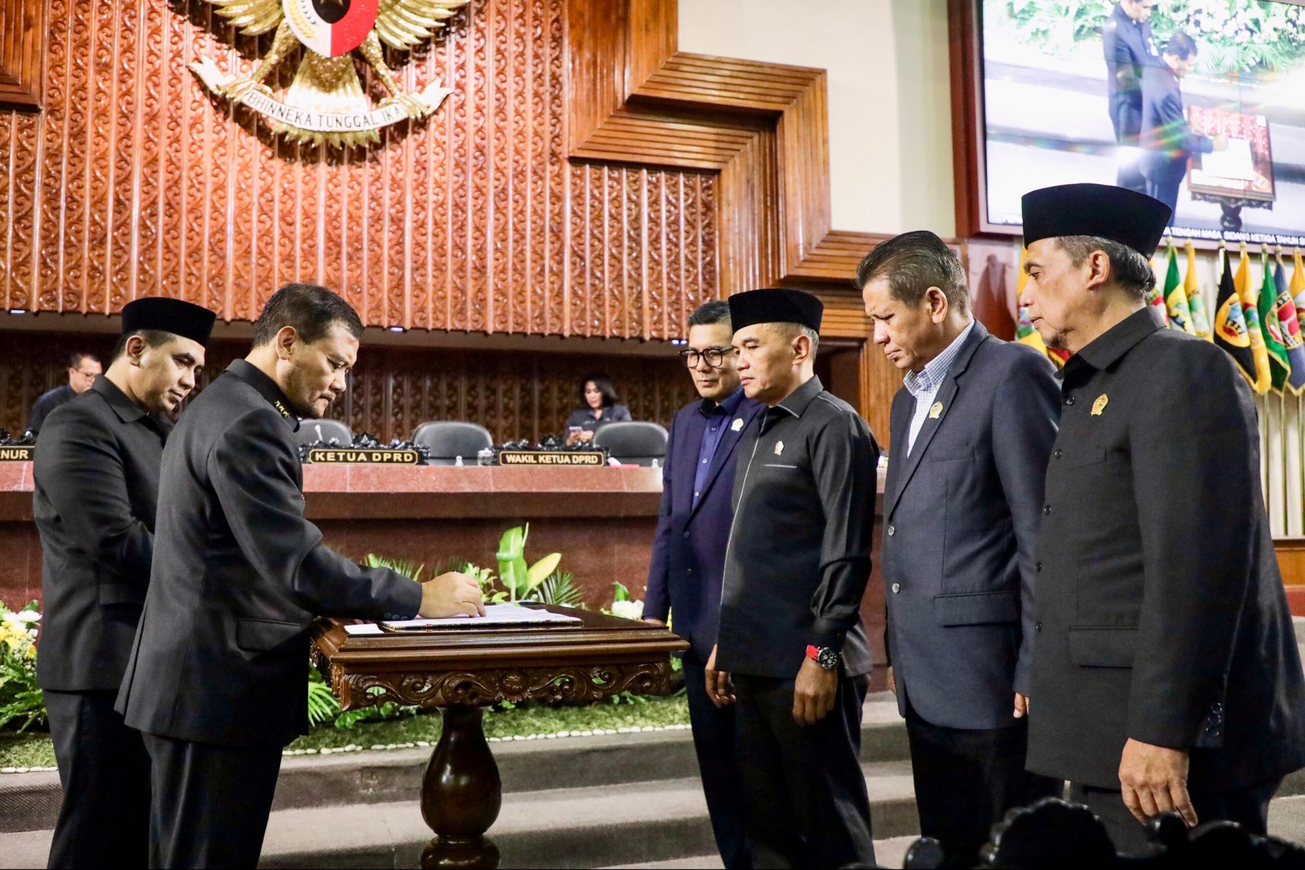 Rapat paripurna DPRD Jateng menyetujui Raperda Pertanggungjawaban APBD 2025, Rabu 8 Juli 2026 (foto: Pemprov Jateng)