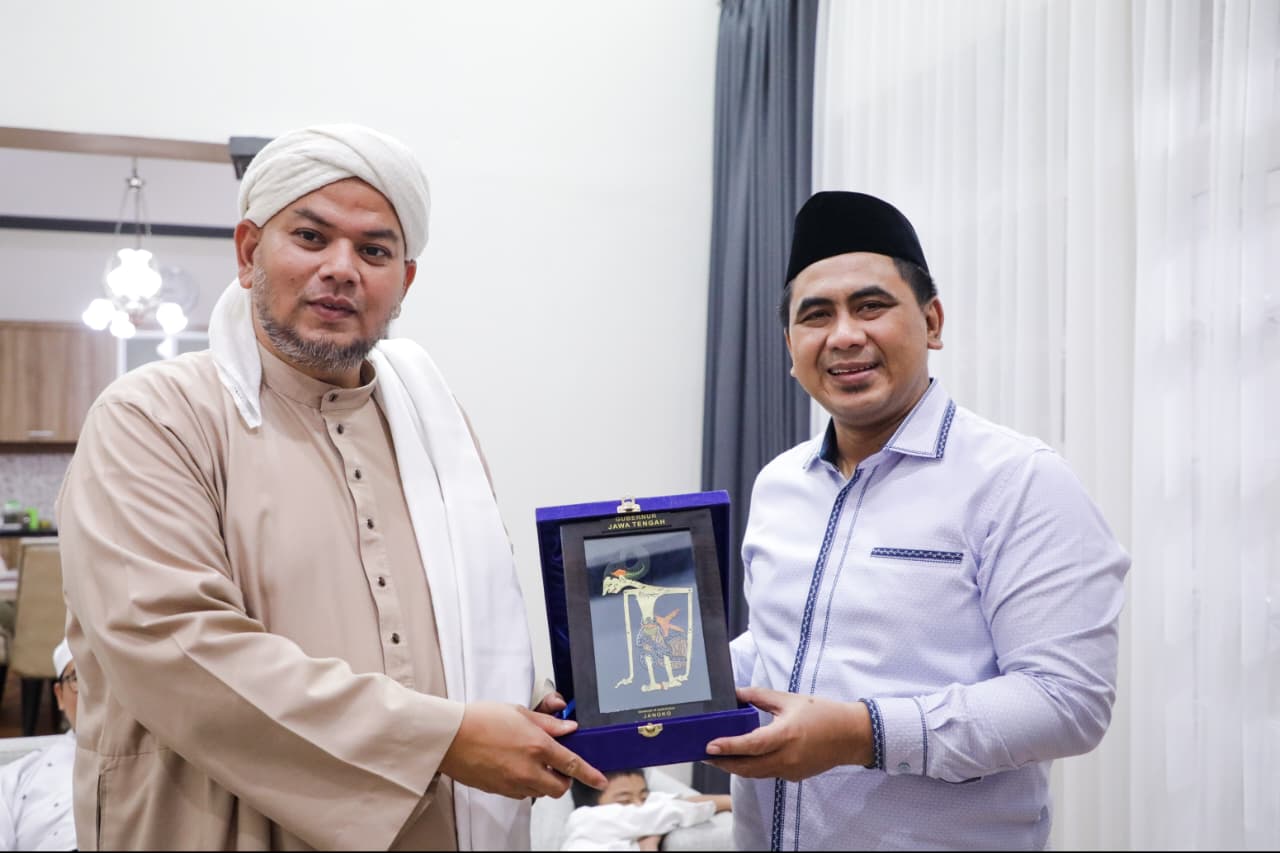 Wagub Jateng Taj Yasin Maimoen menerima kunjungan Pimpinan Pesantren Al Muhibbin Malaka di Semarang, 13 Juli 2026 (foto: Pemprov Jateng)