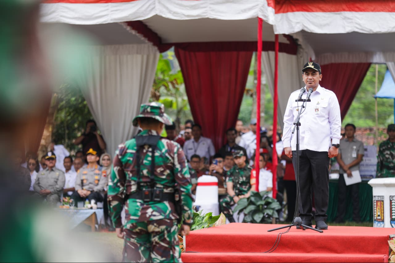 Wagub Jateng, Gus Yasin, menjadi Inspektur Upacara Pembukaan TMMD di Desa Bingkeng, Cilacap, Rabu 15 Juli 2026 (foto: Pemprov Jateng)