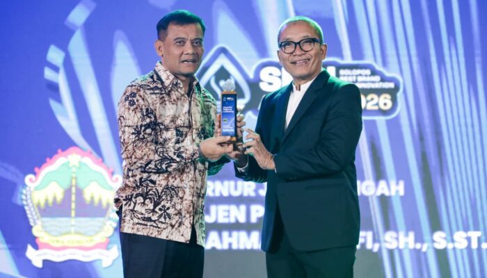 Gubernur Jateng Raih Penghargaan Impactful Regional Leadership di SBBI Award 2026
