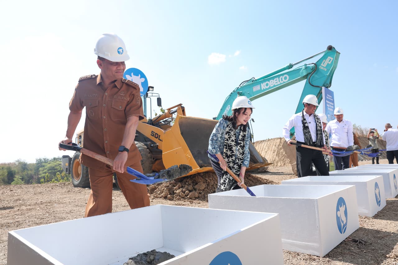 Groundbreaking peternakan sapi perah terpadu di Brebes dihadiri Gubernur Jateng dan Menteri Pertanian, 20 Juli 2026 (foto: Pemprov Jateng)