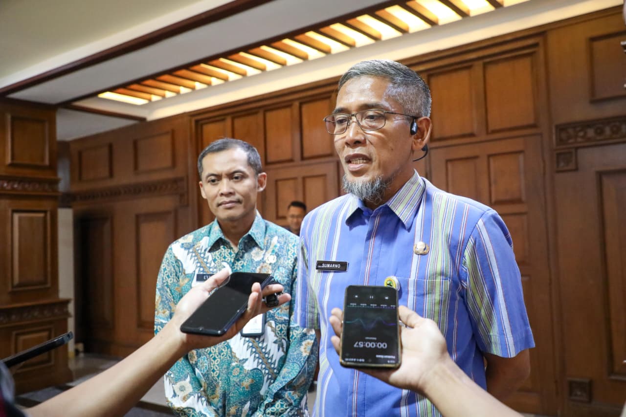 Sekda Jateng Sumarno membuka Rakor Implementasi Pemerintah Digital di Semarang (foto: Pemrpov Jateng)