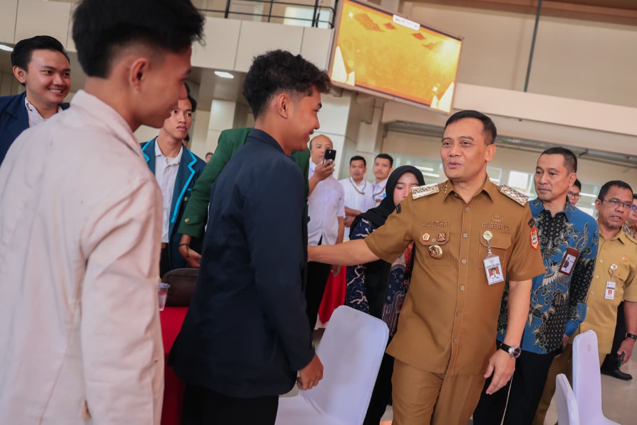 Gubernur Jateng Ahmad Luthfi saat membuka Munas BEM SI di Polines Semarang Senin 27 Juli 2026 (foto: Pemprov Jateng)