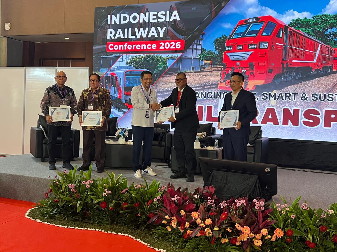Plh Kepala Pusat Kebijakan Lalu Lintas BKT Bram Hertasning dalam Indonesia Railway Conference 2026 di JIExpo Kemayoran